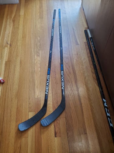 Used David Krejci  Senior Bauer Nexus 1N Right Handed Hockey Stick Pro Stock