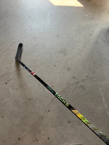 NHL Gently Used Senior CCM Right Handed 85 Flex P92M Pro Stock Tacks AS-VI PRO Hockey Stick