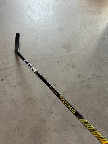 NHL Gently Used Senior CCM Right Handed 80 Flex P92M Pro Stock Tacks AS-VI PRO Hockey Stick