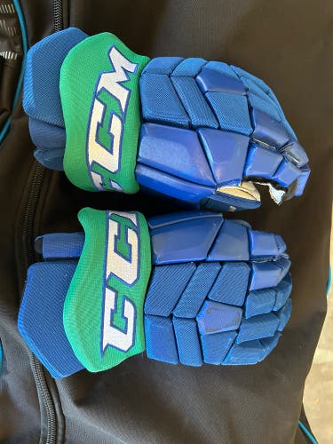CCM HG42 Pro Stock hockey gloves 14 Excellent