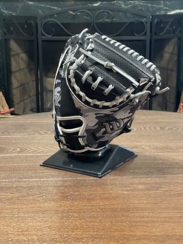 Wilson A2000 M1D 33.5” 2023 Omaha Exclusive “Blackout” Rare Baseball Catchers Mitt