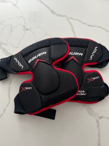 Bauer vapor x900 Junior goalie knee pads