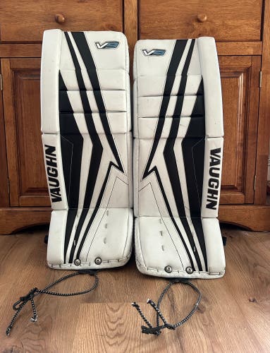 Vaughn Velocity V9 Goalie Leg Pads