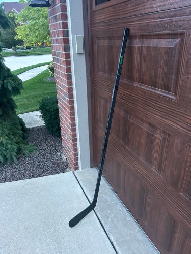 Ccm trigger 6 pro hockey stick
