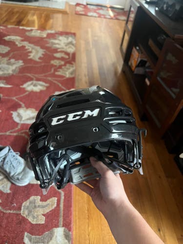CCM tacks 910 Helmet