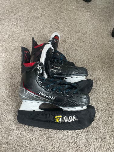 Used Youth Bauer   Size 5.5 Vapor 3X Hockey Skates