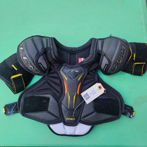 Used Small Junior CCM Tacks 9040 Shoulder Pads