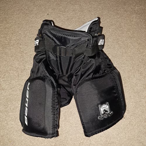 Gently used Bauer Prodigy Youth Goalie pants Size:  Youth S/M