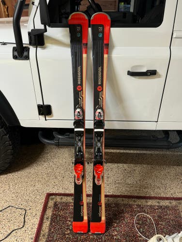 Rossi Famous Women’s Beginner Skis With Bindings