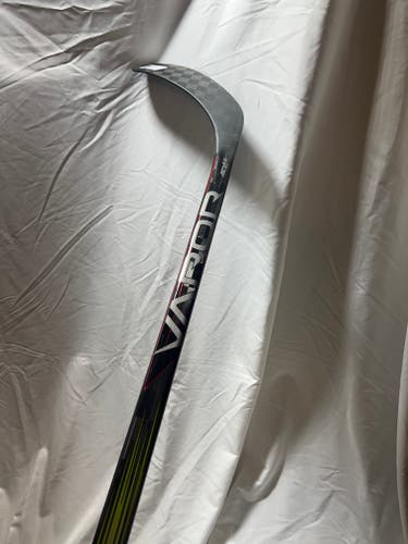 Junior Bauer Right Handed Vapor Hyperlite 2 Hockey Stick P92 50 Flex ***FREE SHIPPING TO US***