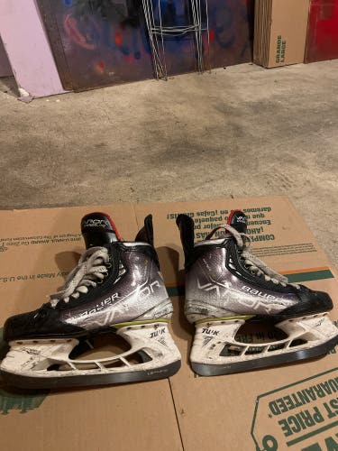 Used Senior Bauer   8 Vapor Hyperlite Hockey Skates