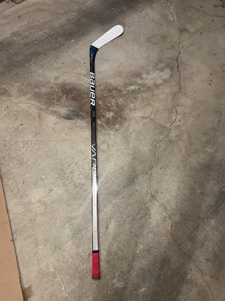 Used Intermediate Bauer Right Handed P92 Vapor Hyperlite Hockey Stick