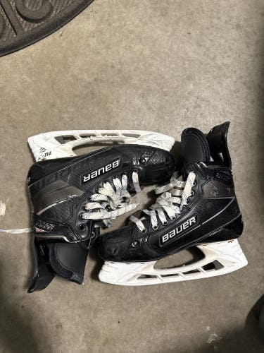 Used Senior Bauer Regular Width Pro Stock 8 Supreme UltraSonic Hockey Skates