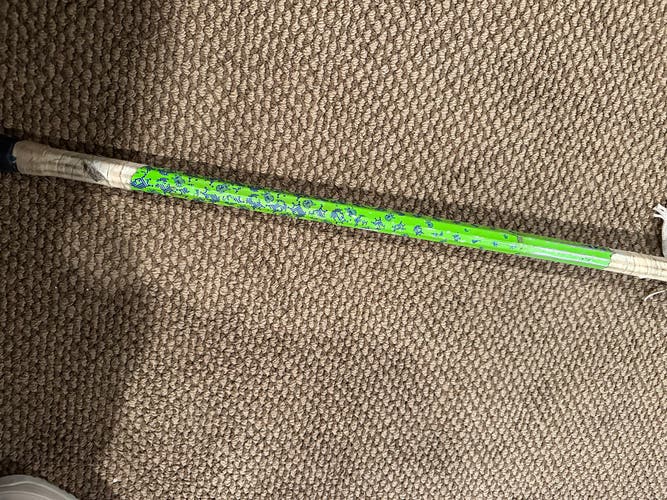 Green Swizzbeat Lacrosse Shaft