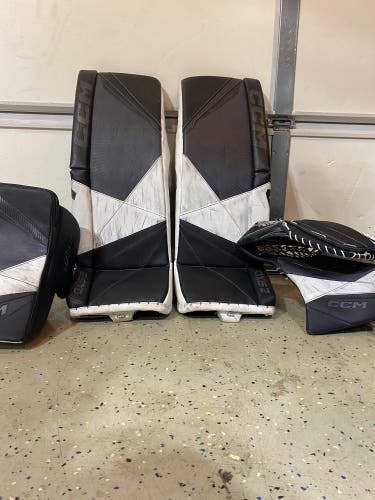 Used 33" CCM  axis 2 Goalie Leg Pads