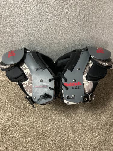 Riddell Ghost S (60) Youth 11”-12” Football Shoulder Pads