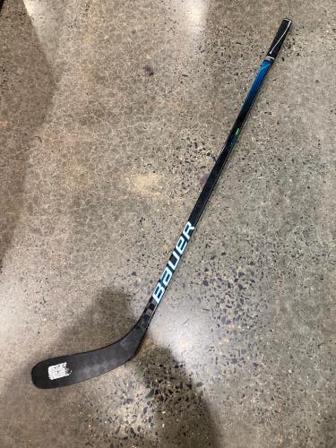 Used Youth Bauer Nexus Geo Hockey Stick Right Handed P88