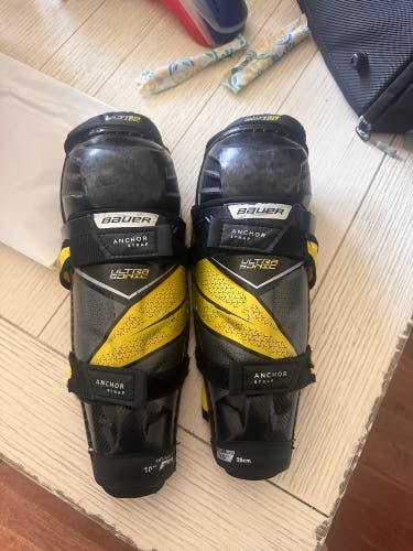 Used Youth Bauer 10" Shin Pads