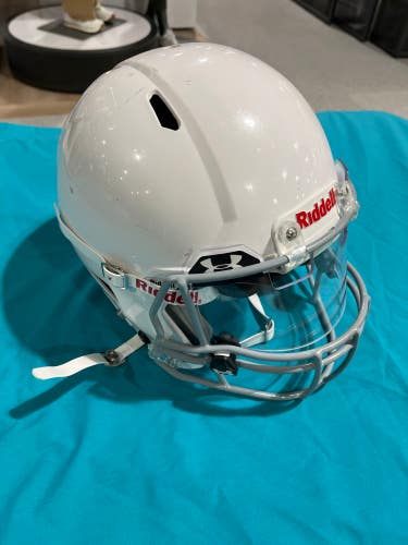 Used 2023 Youth Large Riddell Victor Helmet