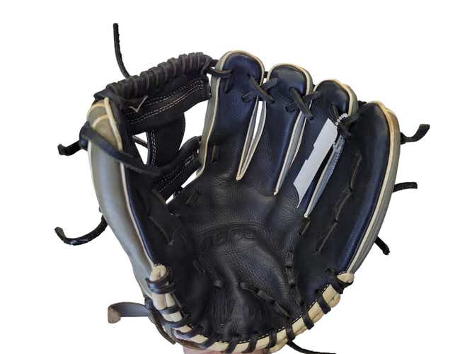 Used Wilson A500 11" Fielders Gloves