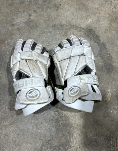 White Used Maverik Max Lacrosse Gloves 10"