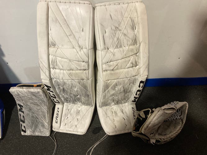 CCM EFlex 5 Goal Pads and 580 Glove and Blocker Set