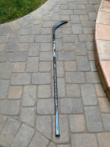 Used Intermediate True Catalyst 5x Hockey Stick