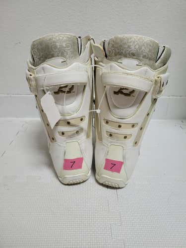 Used Ride Scarlet Senior 7.5 Women's Snowboard Boots