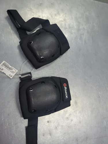 Used Razor Md Skateboard Kneepads