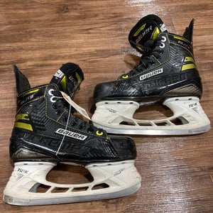 Bauer Supreme Elite Hockey Skates | Junior 3 (Regular)