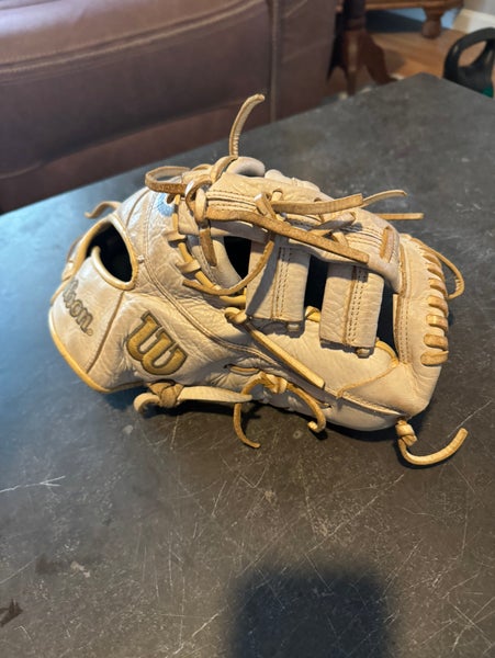 A1000 Wilson First Baseman Glove