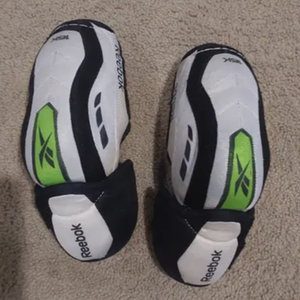 Senior Used Small Reebok 16K Elbow Pads