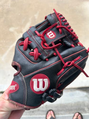 Used  Infield 11.5" A2000 Baseball Glove