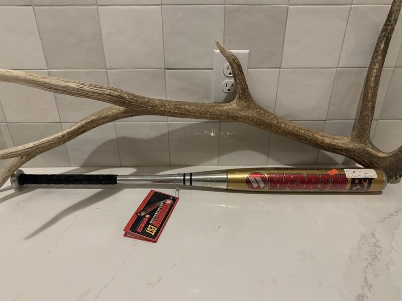 NIW 2001 Worth EST 34/27 Slow Pitch Softball Bat