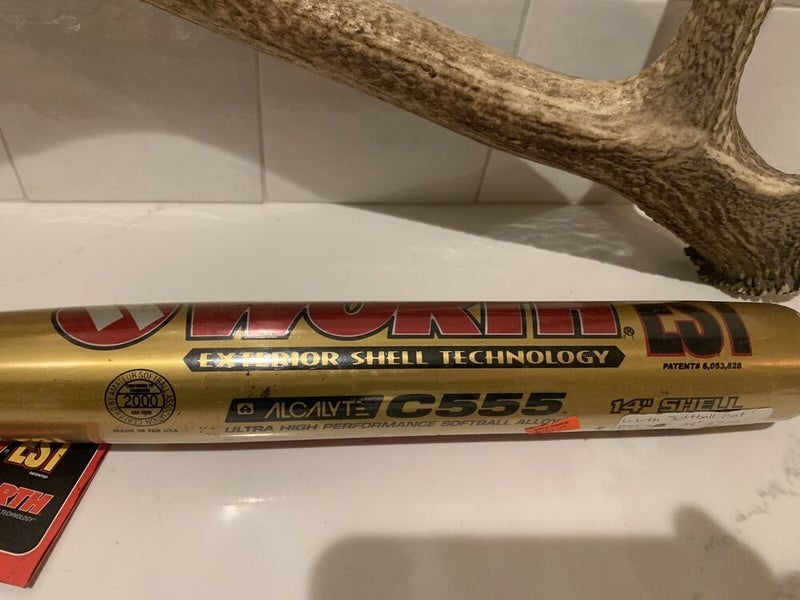 NIW 2001 Worth EST 34/27 Slow Pitch Softball Bat