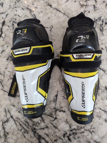 Used Youth Bauer Supreme 2S Pro 9" Shin Pads