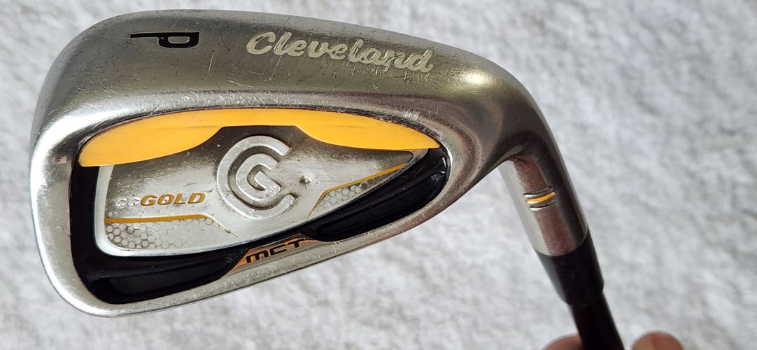 Men's Cleveland CG Gold MCT Pitching (P) Wedge RH; Graphite Shaft