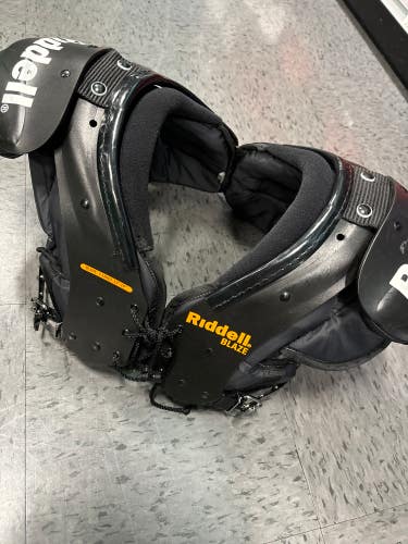 Used Large Youth Riddell Shoulder Pads