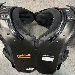 Riddell Shoulder Pads | Size: Youth Large