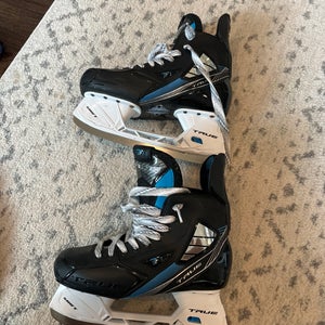 New Intermediate True Wide Width  7 TF7 Hockey Skates