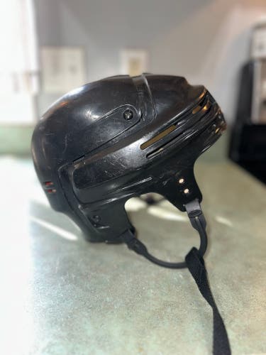 Bauer 4500 helmet