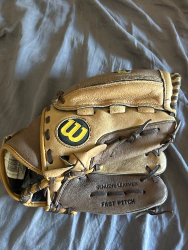 Wilson A440 Softball Glove