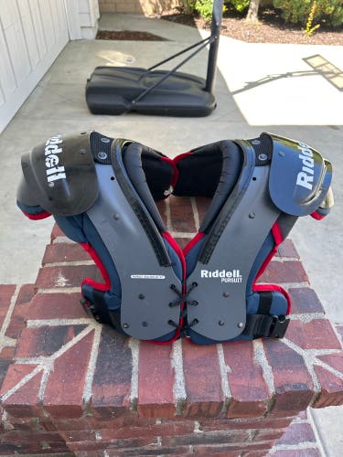 Riddell Pursuit Youth XL Shoulder Pads