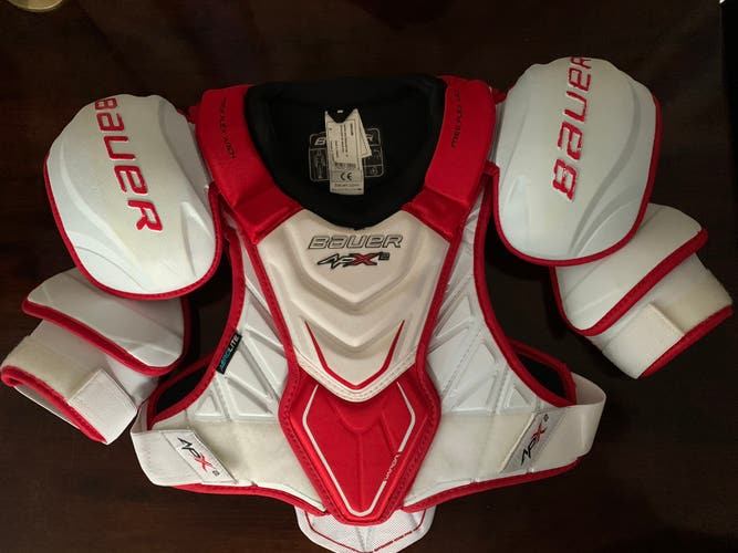 New Bauer APX2 Shoulder Pads Senior Small