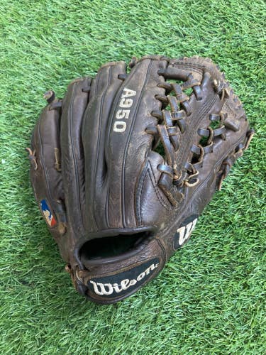 Used Wilson A950 Right Hand Throw Outfield Baseball Glove 11.75"