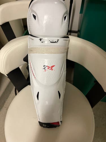 Used Senior Bauer 17" Vapor 2x Shin Pads