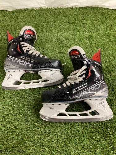 Used Senior Bauer Vapor X3.7 Hockey Skates Regular Width Size 6.5