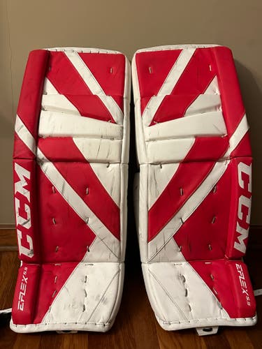 32" CCM Extreme Flex E5.5 Goalie Leg Pads