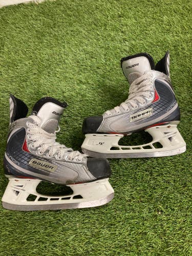 Used Intermediate Bauer Vapor X20 Hockey Skates Regular Width Size 4.5