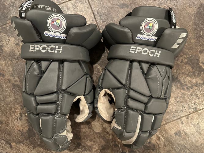 Nassau Epoch Lacrosse Gloves